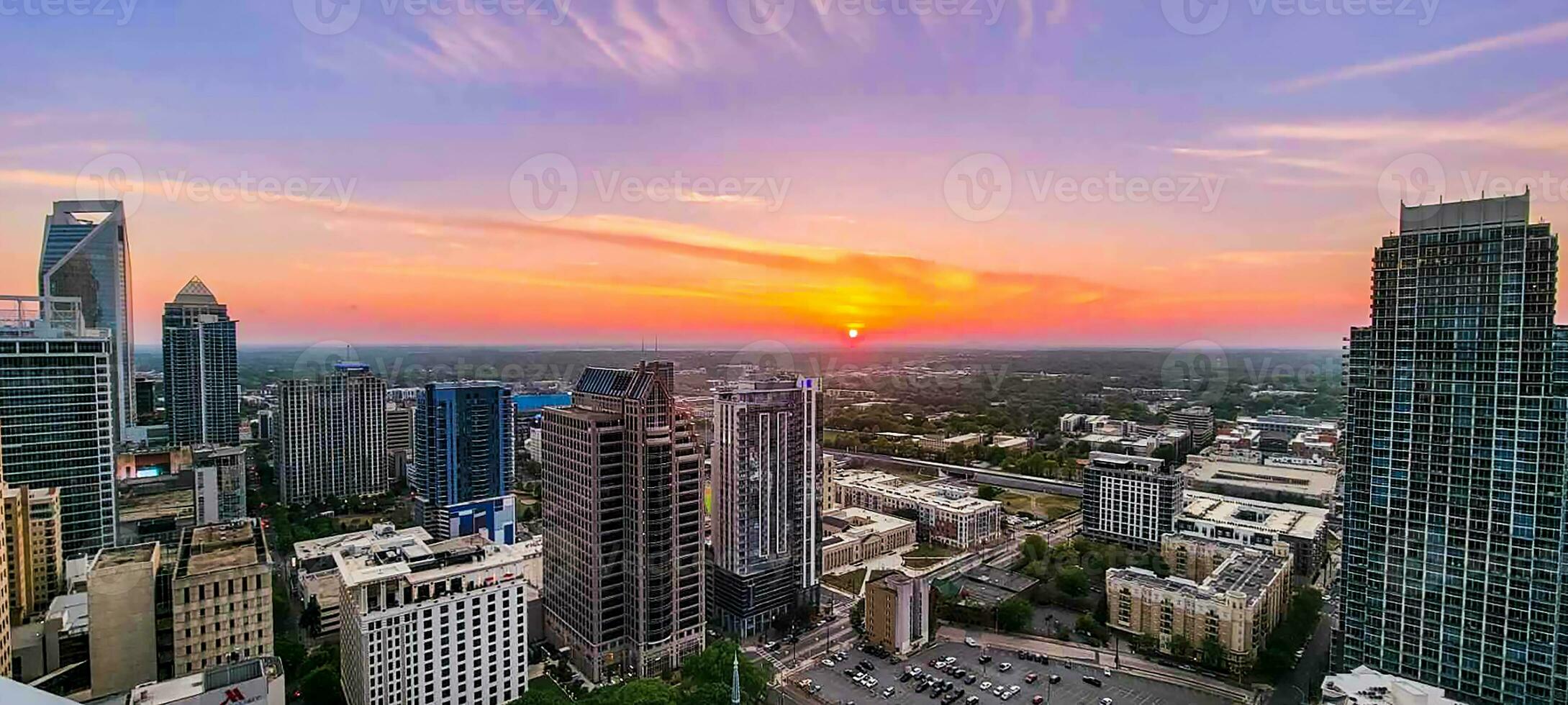 Charlotte norte carolina parte alta da cidade área às pôr do sol foto