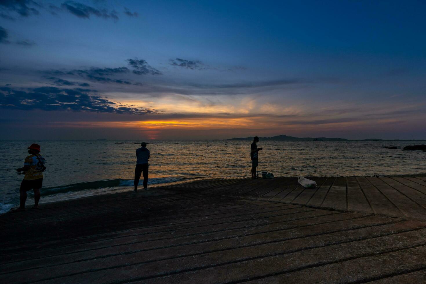 Pattaya praia, Pratumnak Colina entre sul Pattaya de praia e jomtien de praia dentro a pôr do sol, tarde. foto