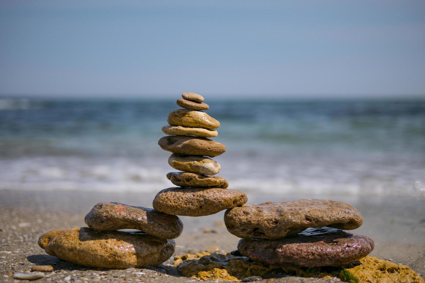 Cairn na pirâmide do fundo do mar foto