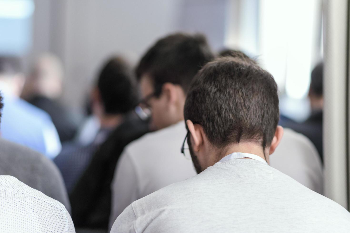 encontrando o sucesso corporativo, brainstorming, conceito de trabalho em equipe foto