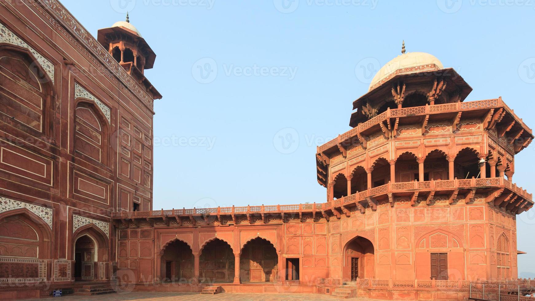 edifícios no taj mahal em agra, uttar pradesh, índia foto