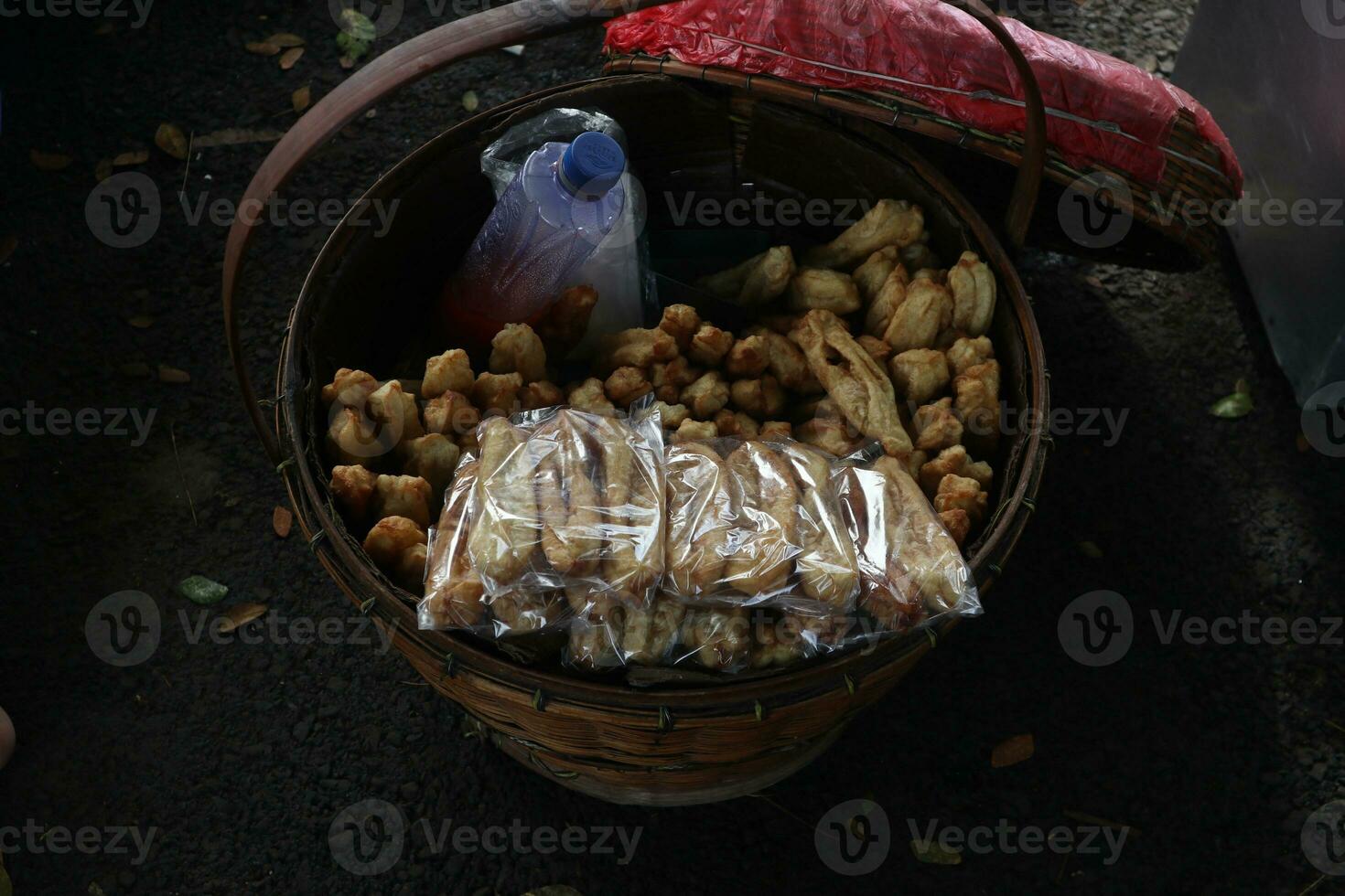 bolang enfardamento, odando, frito pão. tradicional indonésio Comida foto