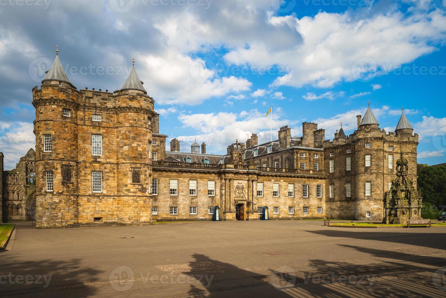 palácio de holyroodhouse em edimburgo, escócia, reino unido foto