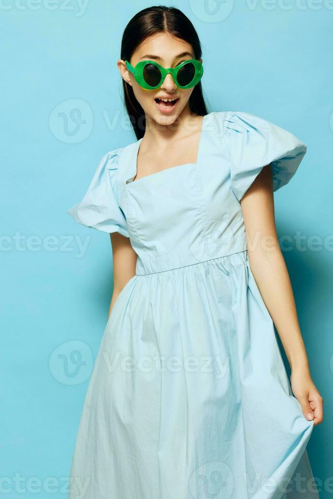 fino mulher modelo jovem estúdio estilo verão moda azul lindo vestir foto