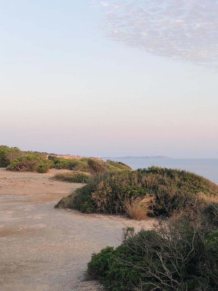 paisagem da ilha do pôr do sol foto