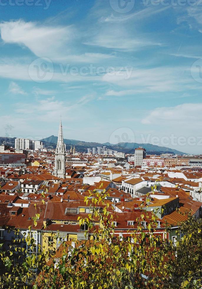 vista da cidade de bilbao, espanha foto