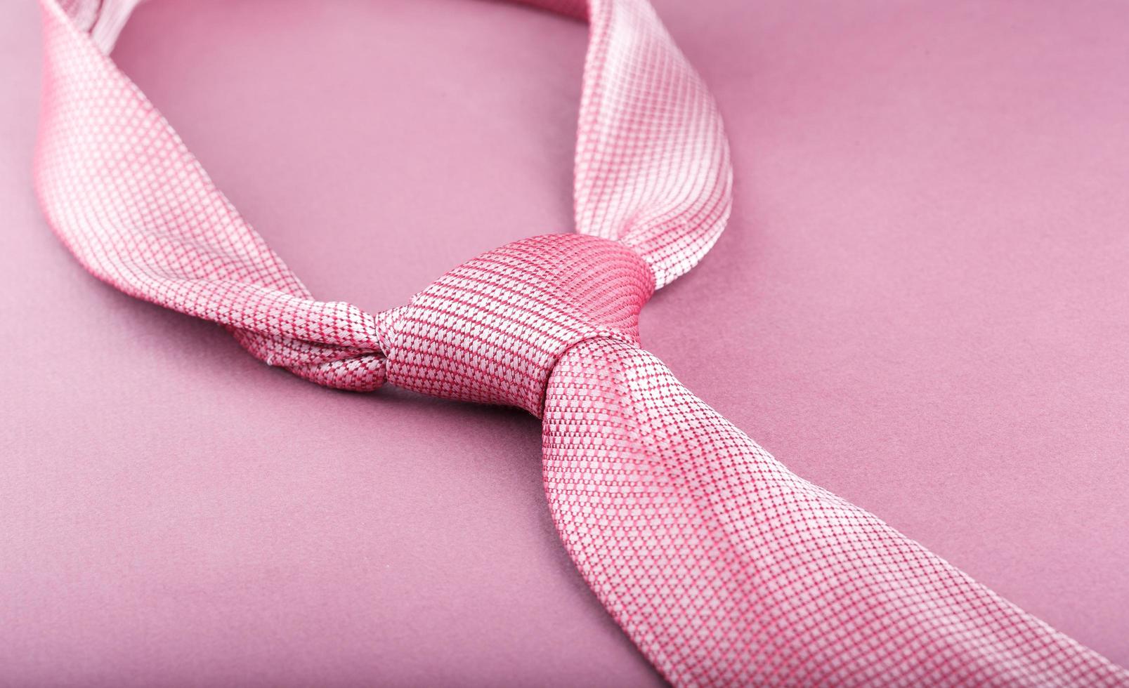gravatas rosa, acessórios de moda para um guarda-roupa moderno foto