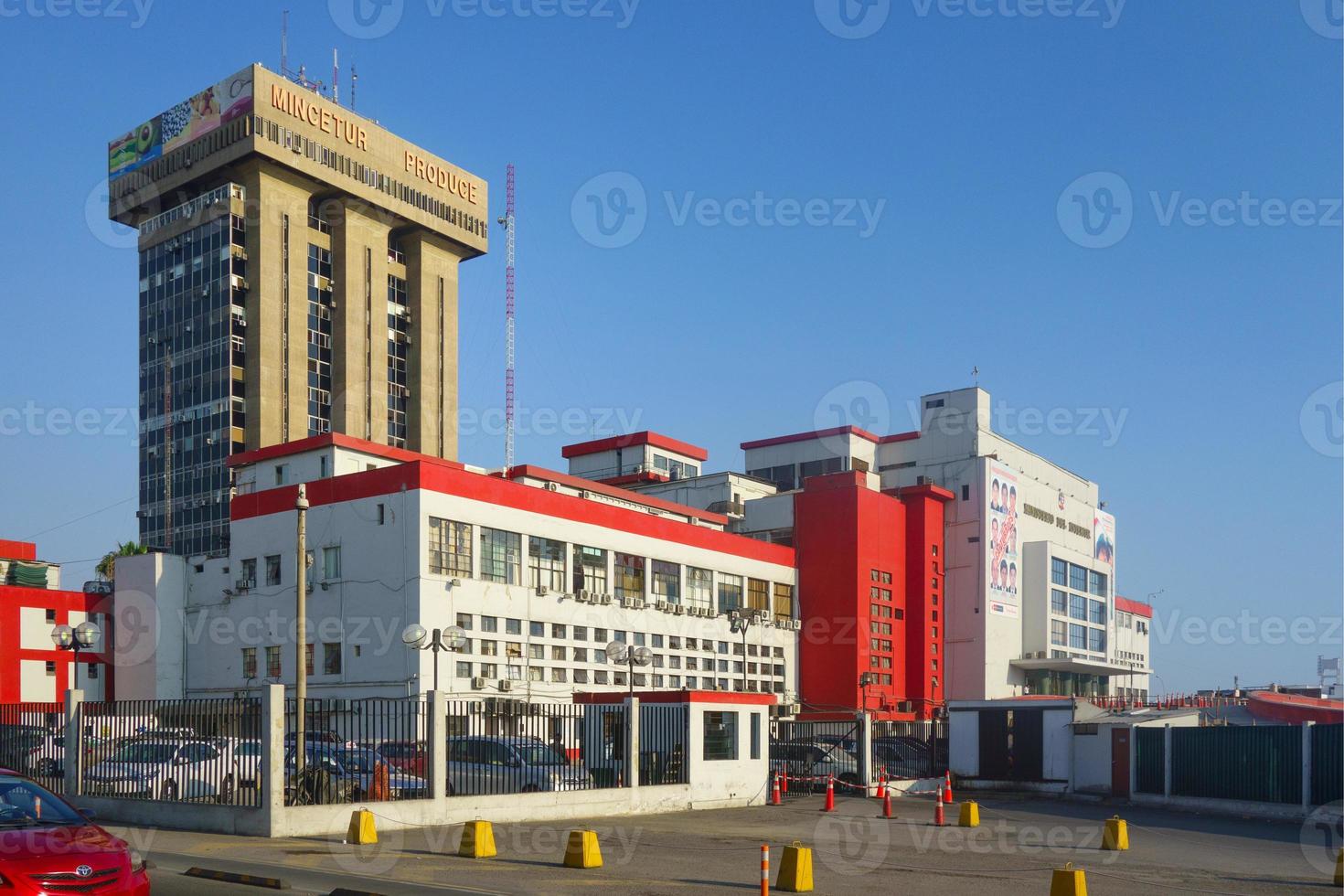 prédio do ministério da produção e comércio do peru, em lima foto