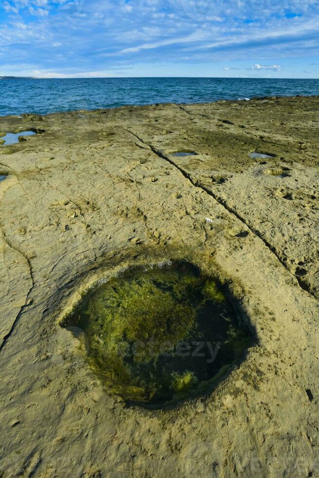 costeiro panorama com falésias dentro Península valdes, mundo herança site, patagônia Argentina foto