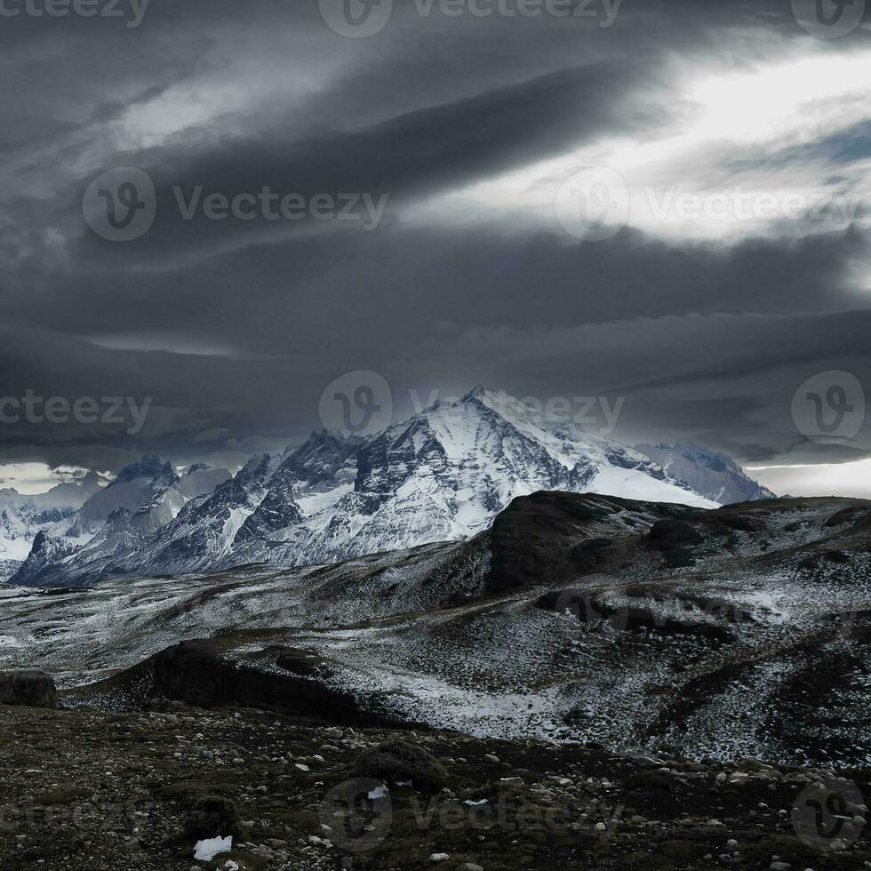 montanha panorama ambiente, torres del paine nacional parque, Patagônia, Chile. foto