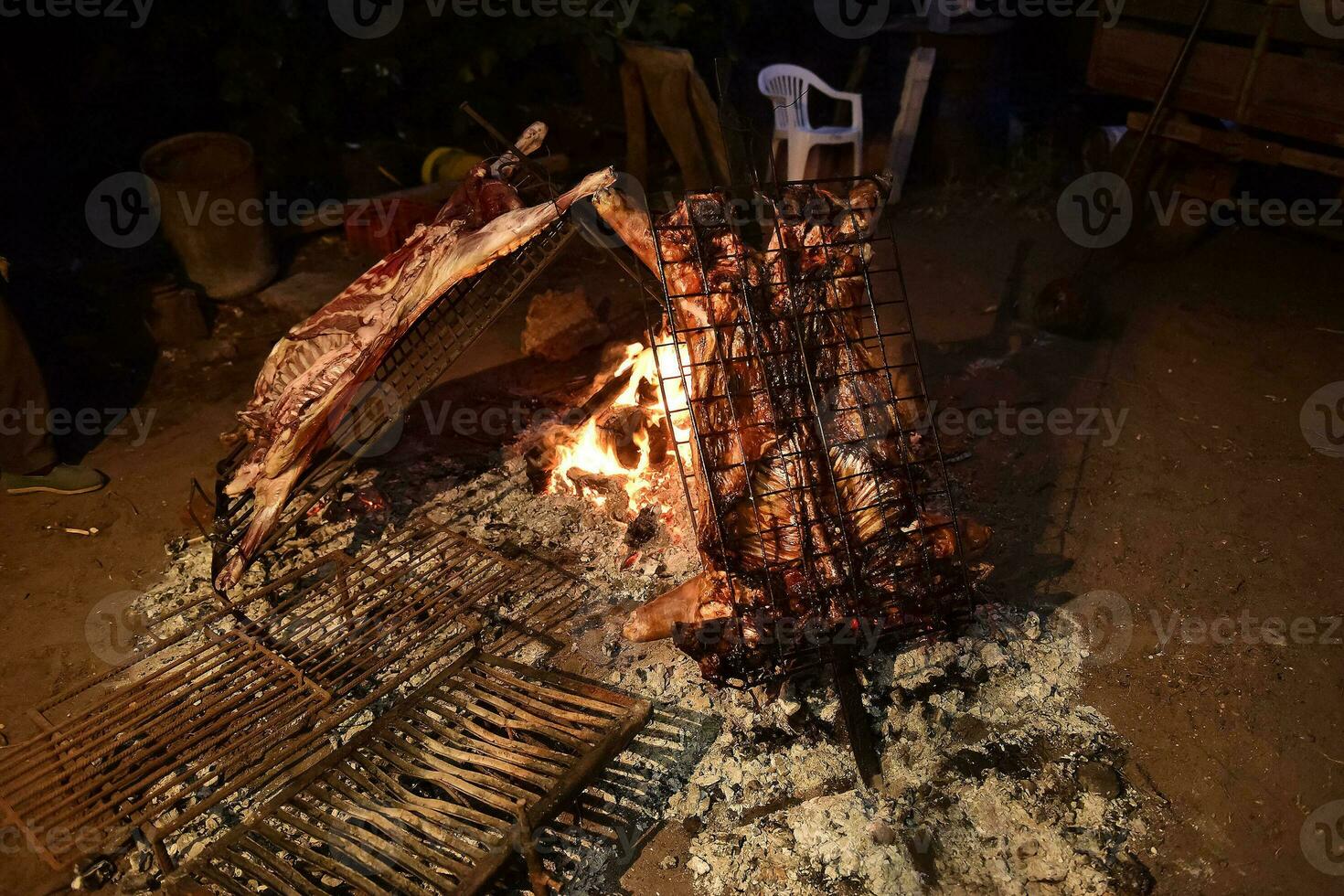 Cordeiro em a saliva, assado cordeiro, patagônia foto