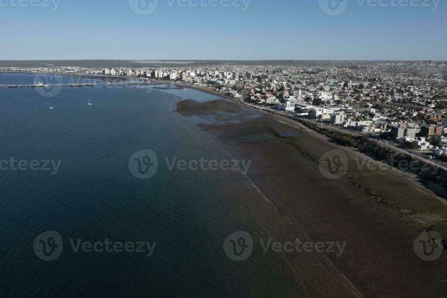 porto madryn cidade, Entrada portal para a Península valdes natural reserva, mundo herança site, Patagônia, Argentina. foto