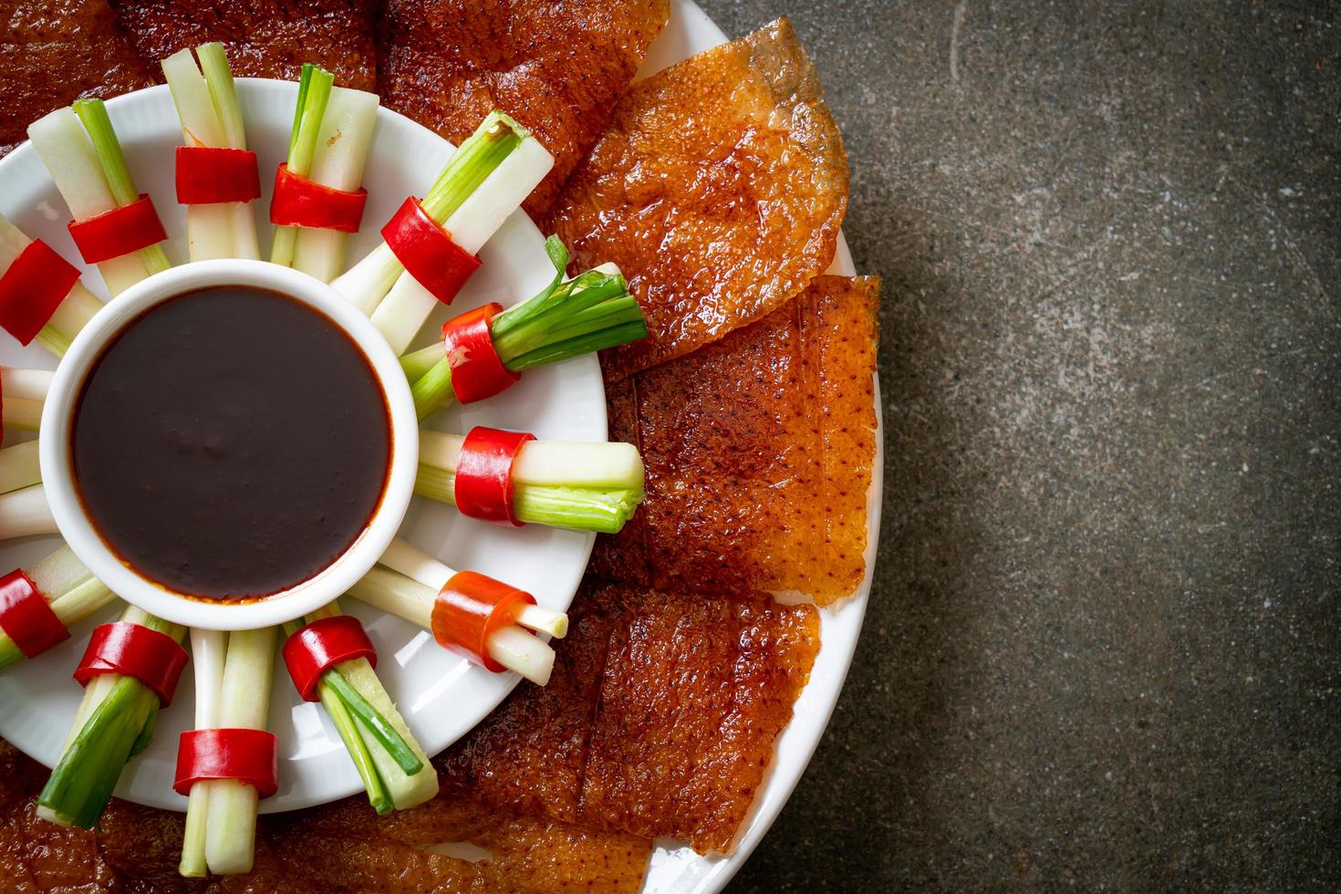 pato laqueado - comida chinesa foto