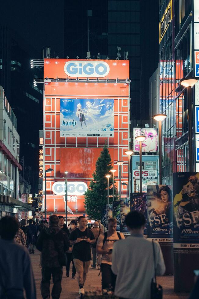 akihabara Tóquio, Japão pode 05 2023 Tóquio néon noites akihabara depois de Sombrio - paisagem urbana, videogames jogos, e período noturno delícias foto