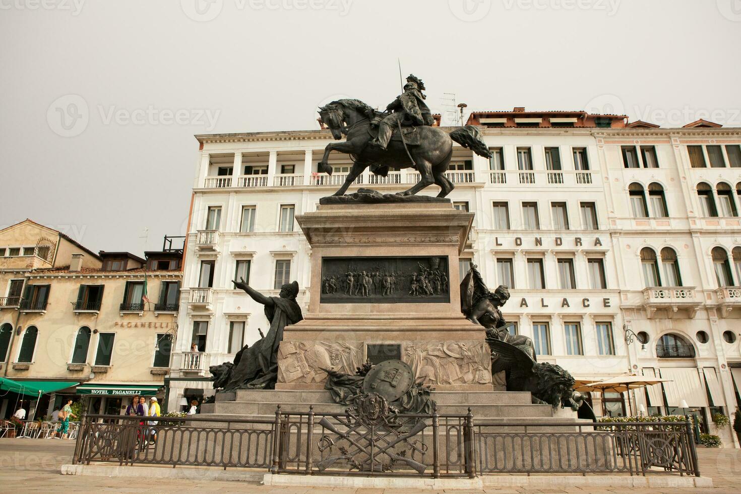 Veneza, uma encantador cidade dentro Itália, cheio do história e medieval arquitetura. foto