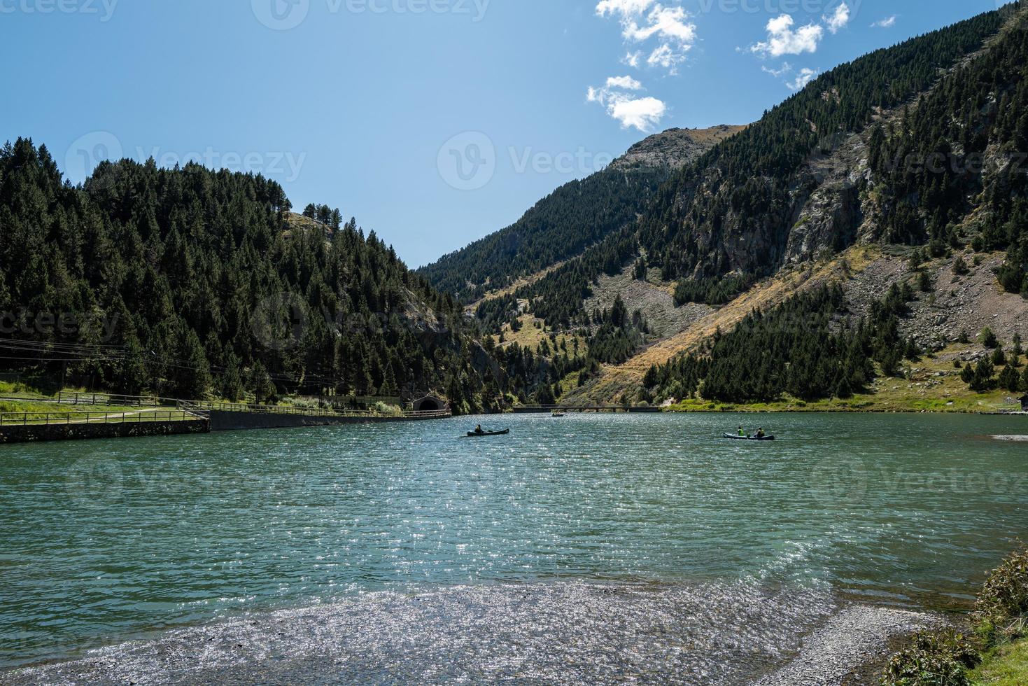 vista nos pirineus perto de barcelona na espanha foto