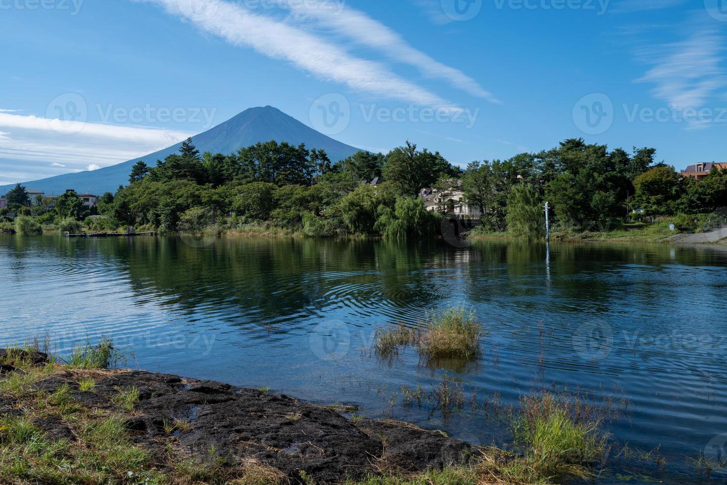 lago kawaguchiko com monte fuji foto