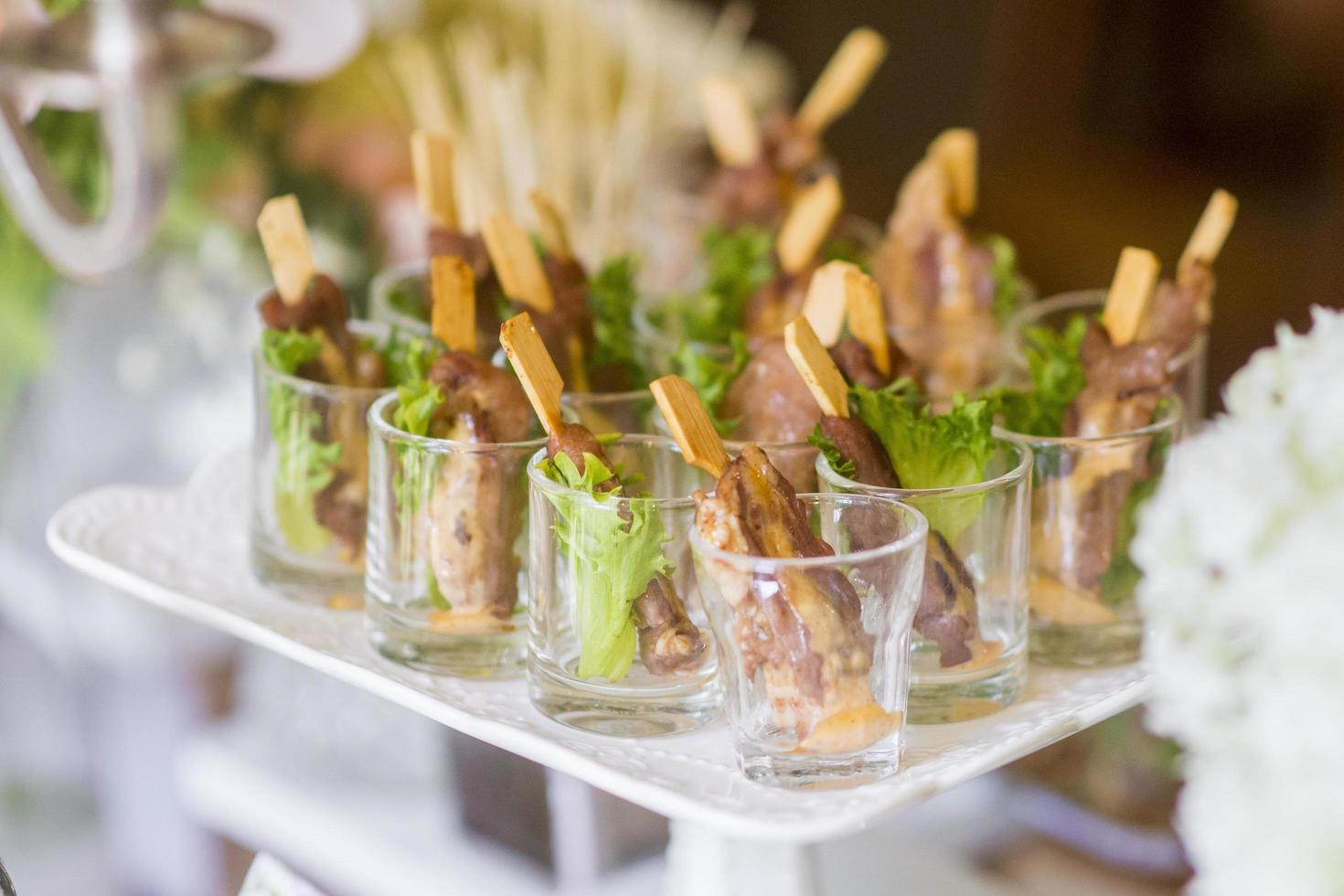 comida de casamento em cerimônia de casamento foto