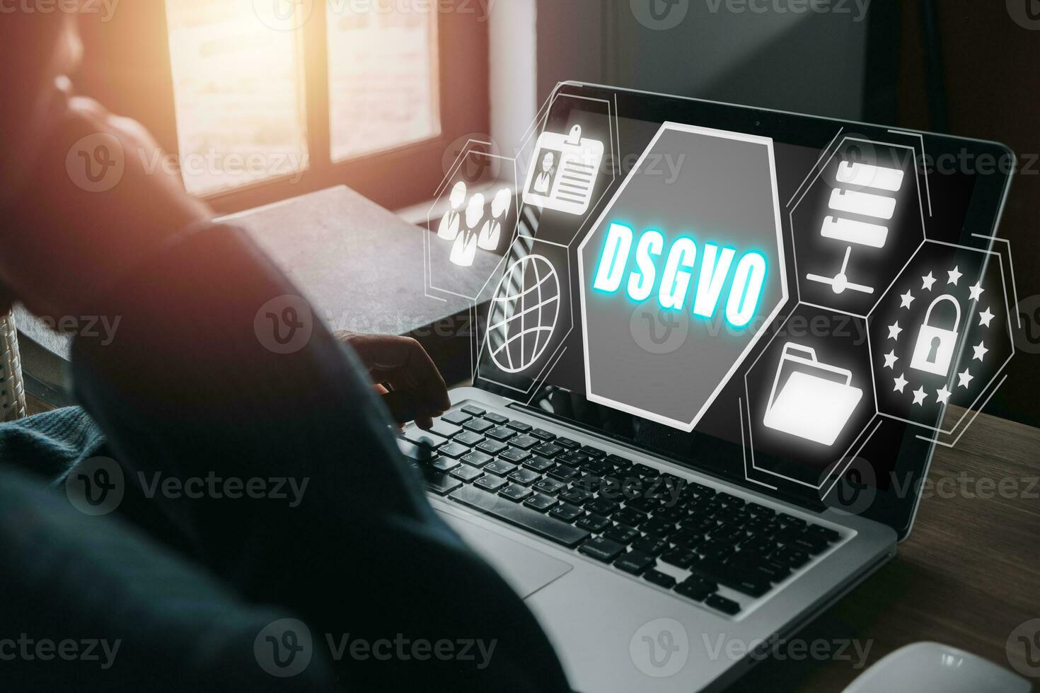 dsgvo básico dados proteção regulamento conceito, pessoa trabalhando em computador portátil computador com dsgvo ícone em virtual tela. foto