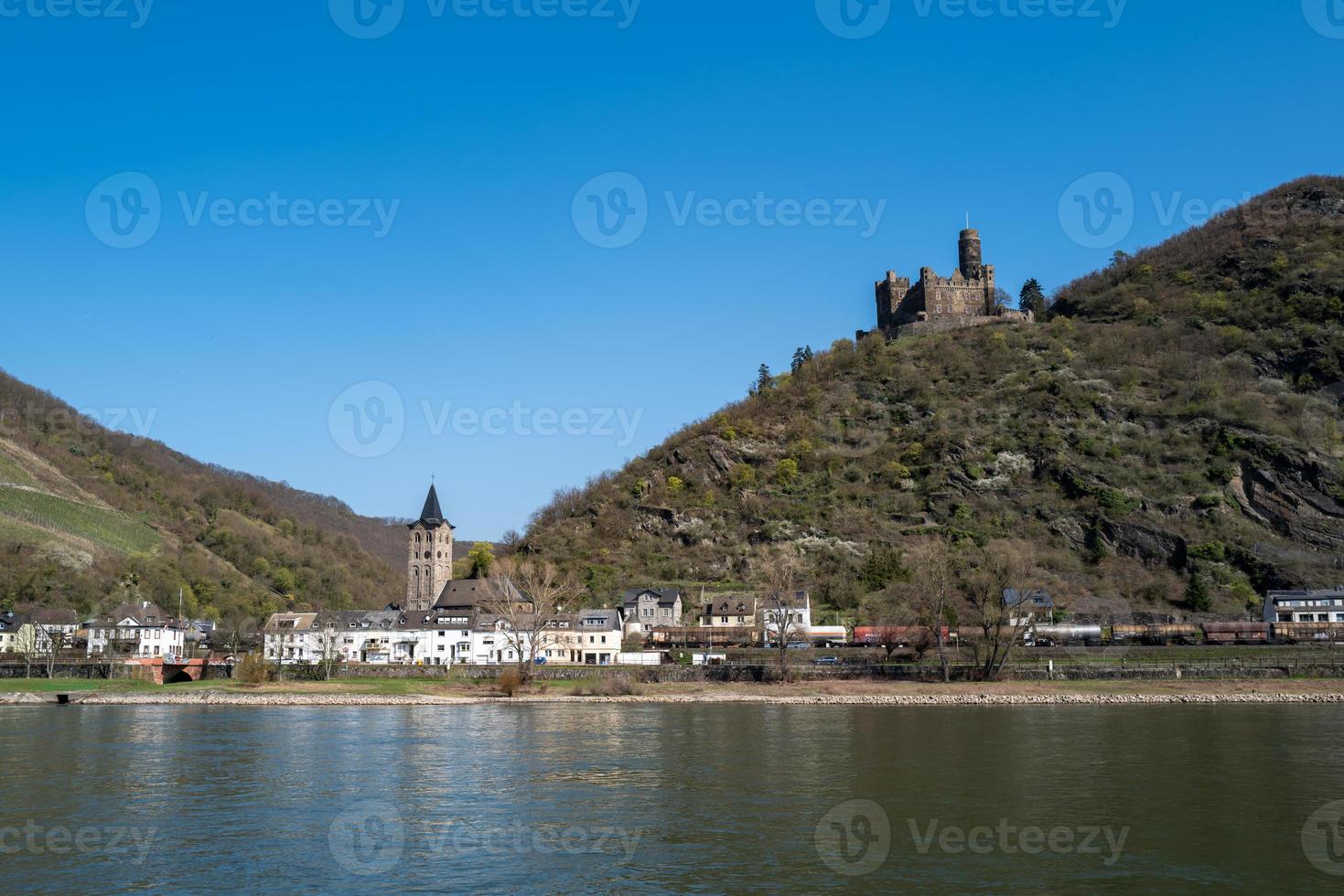 a cidade de boppard na área do reno alemão foto