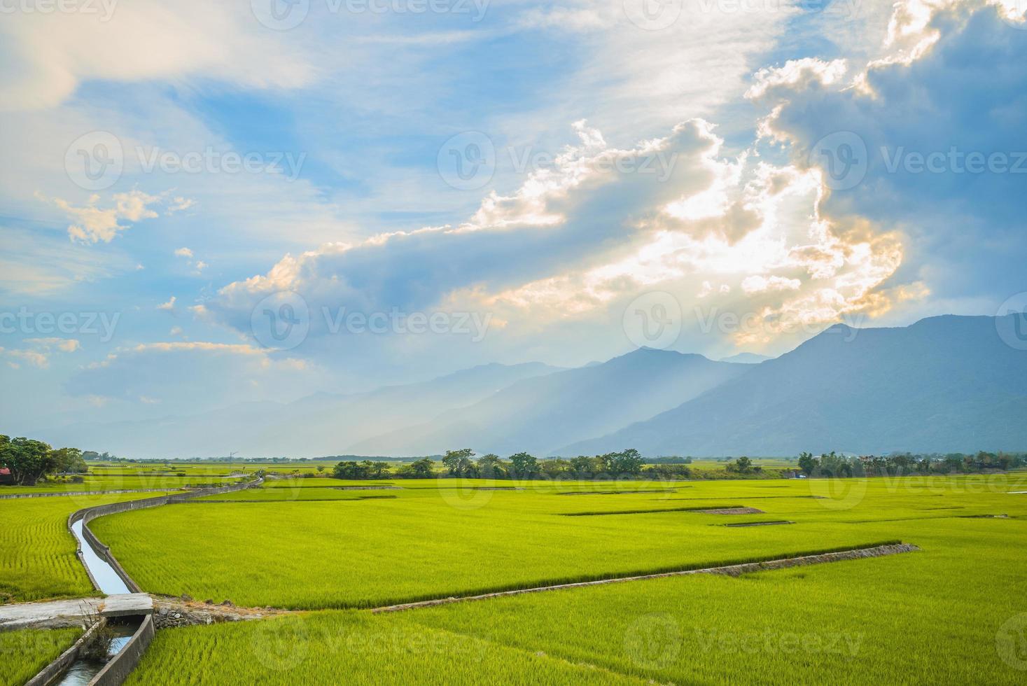 paisagem de chishang, taitung, perto do pavilhão de lavagem de jinyuan foto