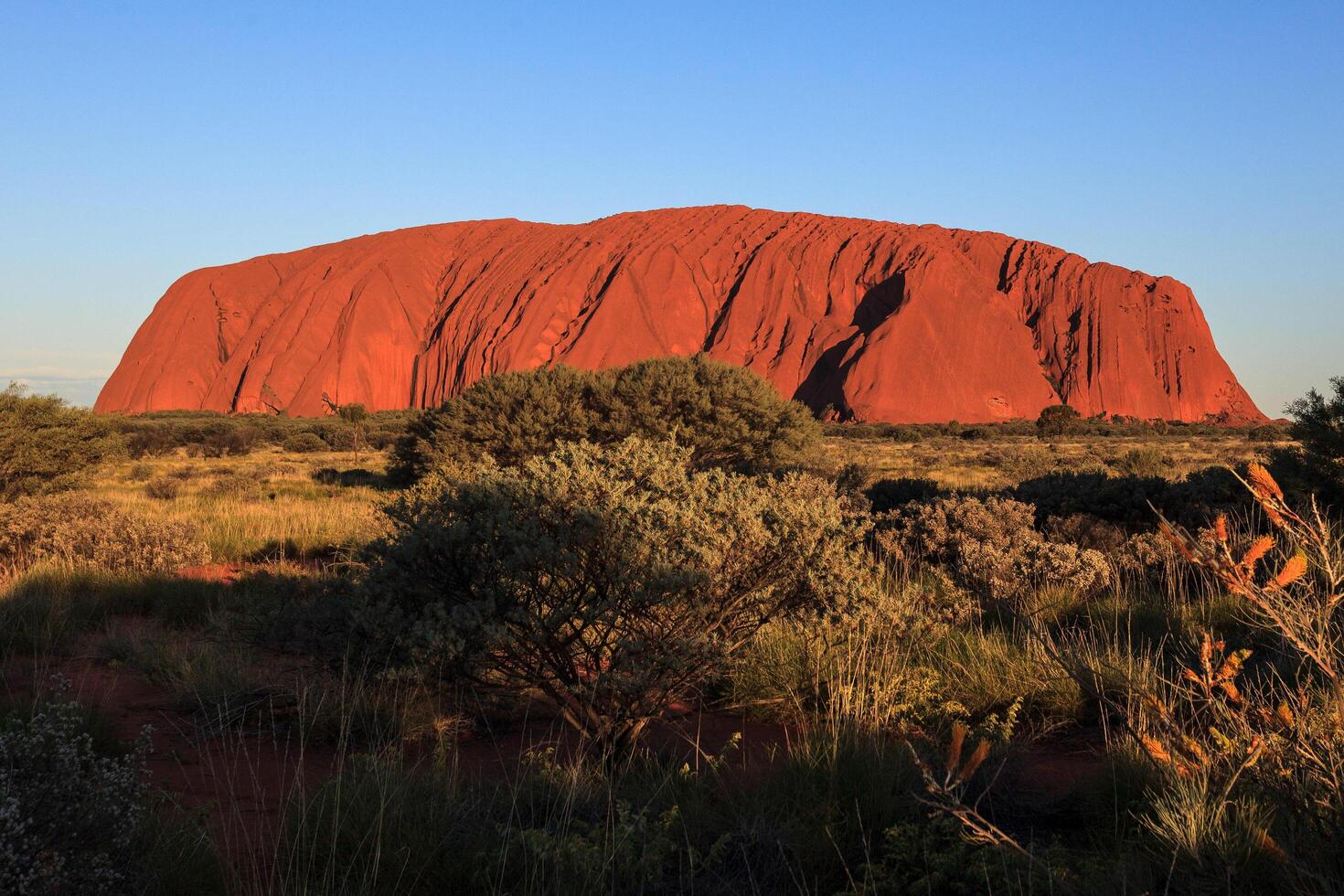 uluru ao pôr do sol do mirante território do norte austrália foto