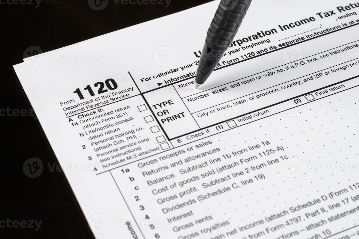 formulário 1120 declaração de imposto de renda de pessoa jurídica dos Estados Unidos. formulários fiscais dos estados unidos. formulários fiscais em branco americanos. hora do imposto. foto