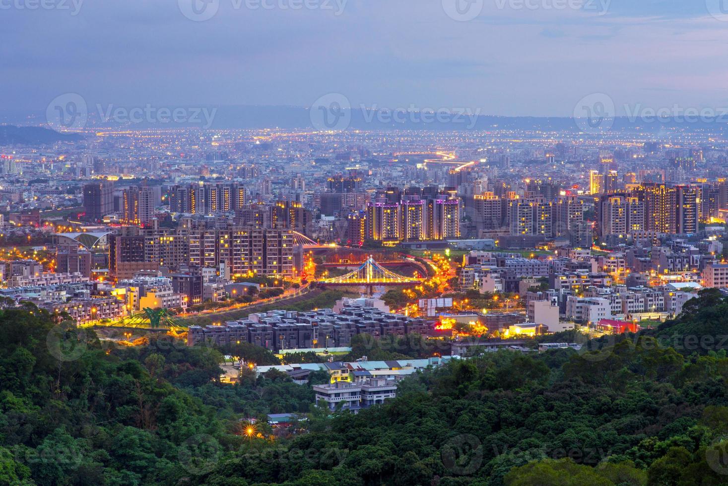 vista da cidade de dakeng, taichung foto