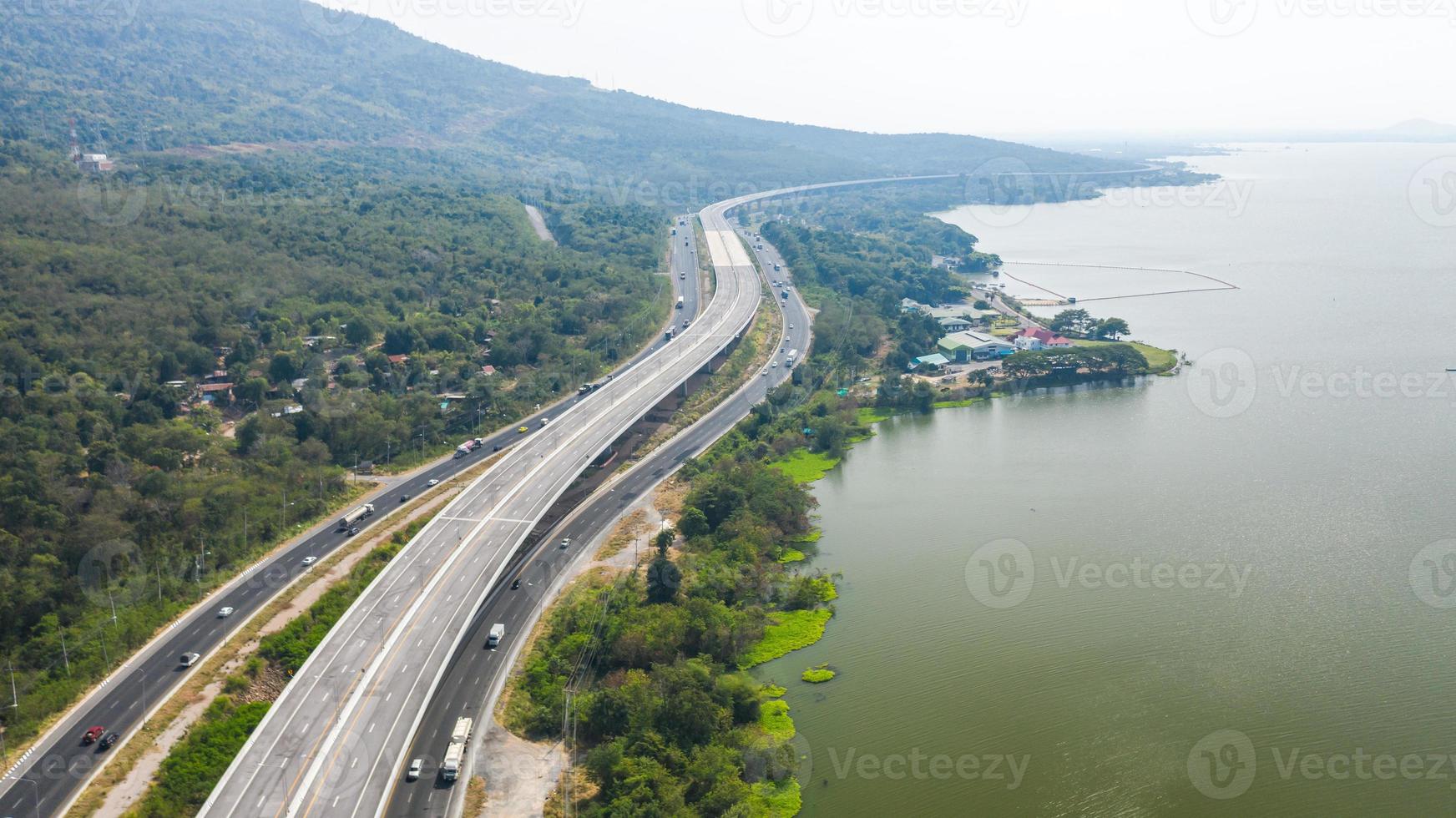 vista aérea panorâmica da grande rodovia foto