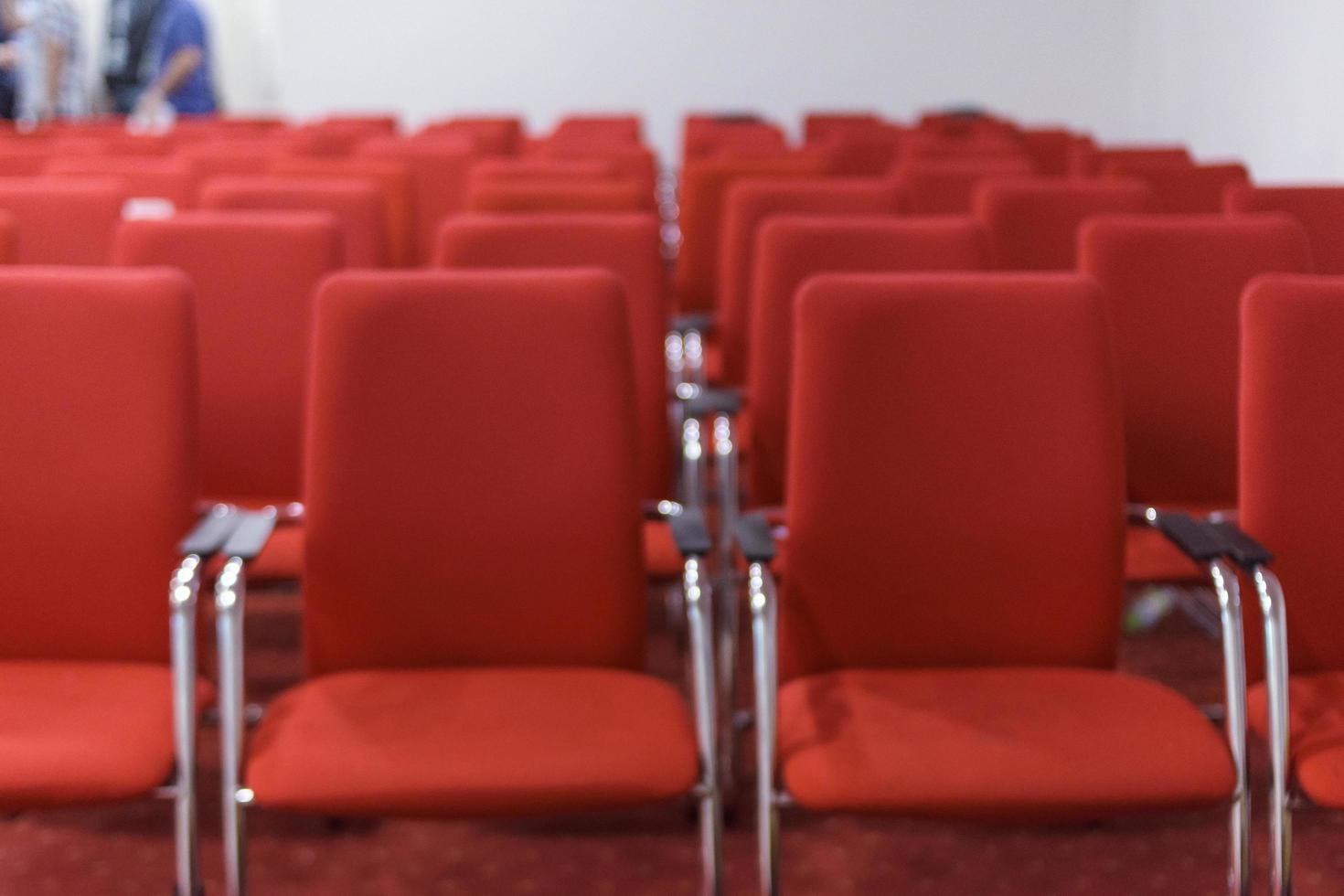 sala de conferências vazia. preparando-se para a apresentação de negócios foto