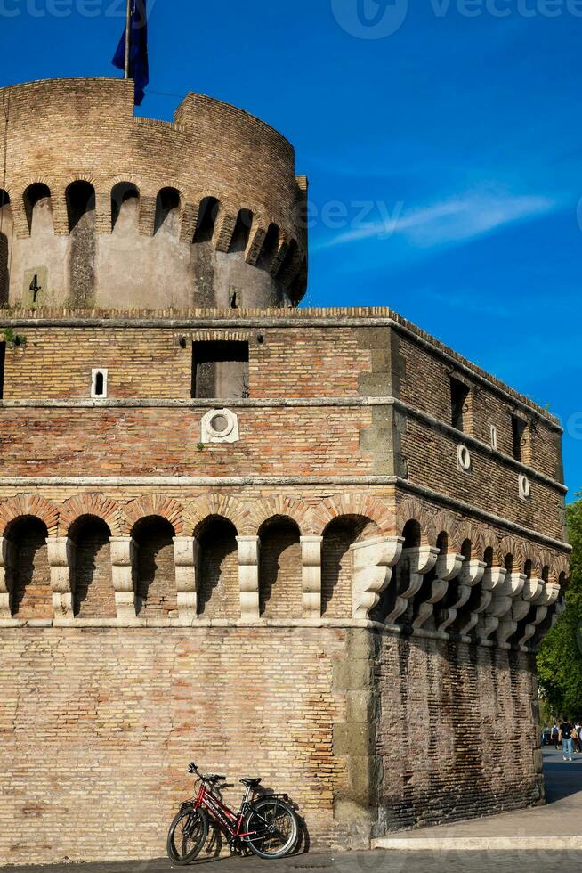 a lindo mausoléu do hadriano Além disso chamado sant angelo castelo construído em a ano 139 de Anúncios foto