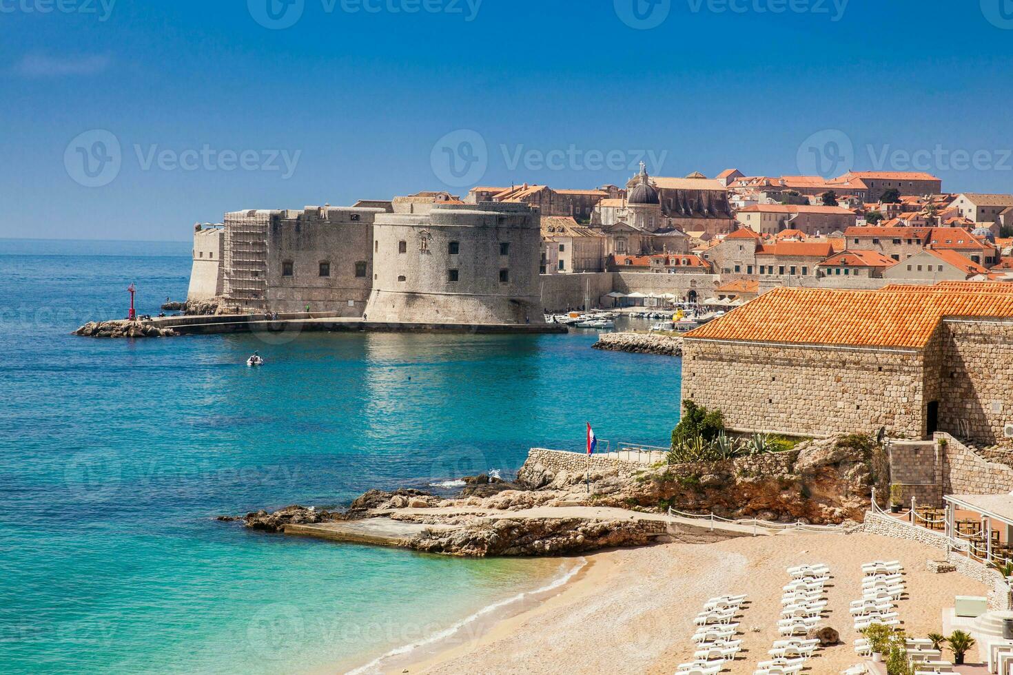 a lindo banje de praia e dubrovnik cidade foto