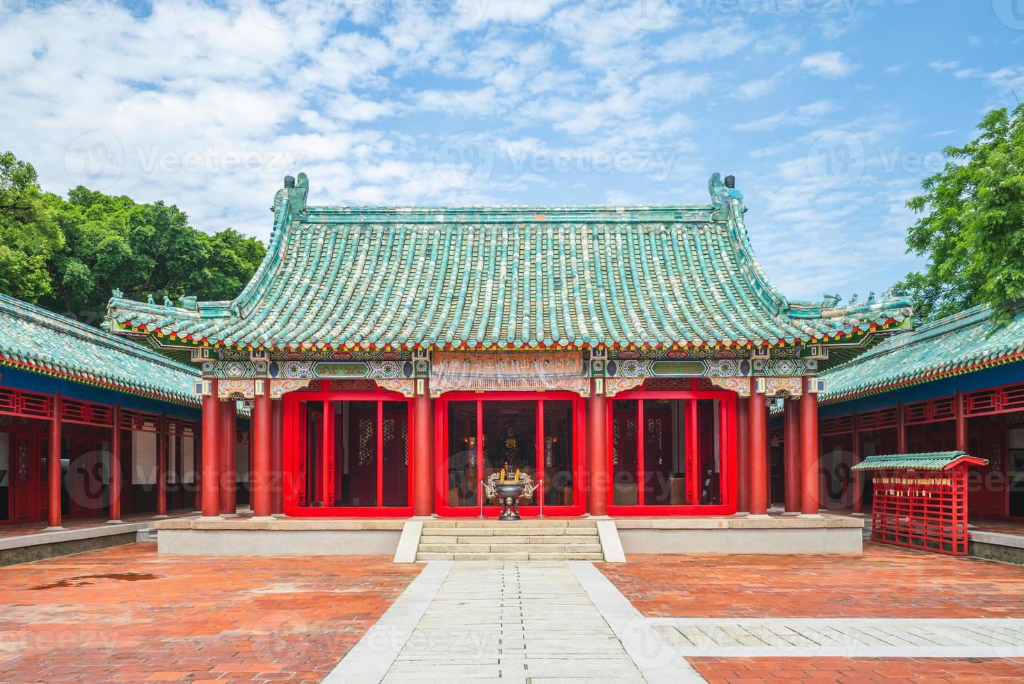 fachada do santuário koxinga em tainan, taiwan foto