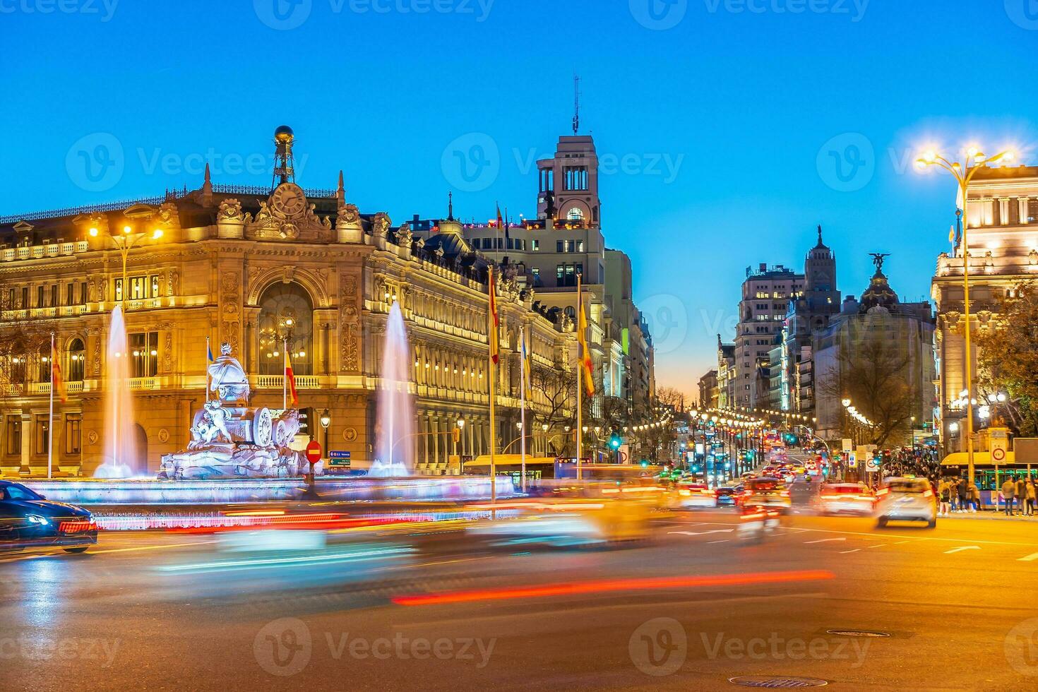 da espanha metrópole às pôr do sol, mostrando a madri Horizonte foto