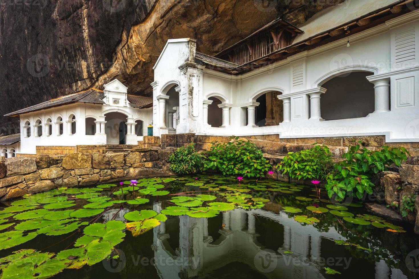 templo da caverna dambulla, sri lanka foto