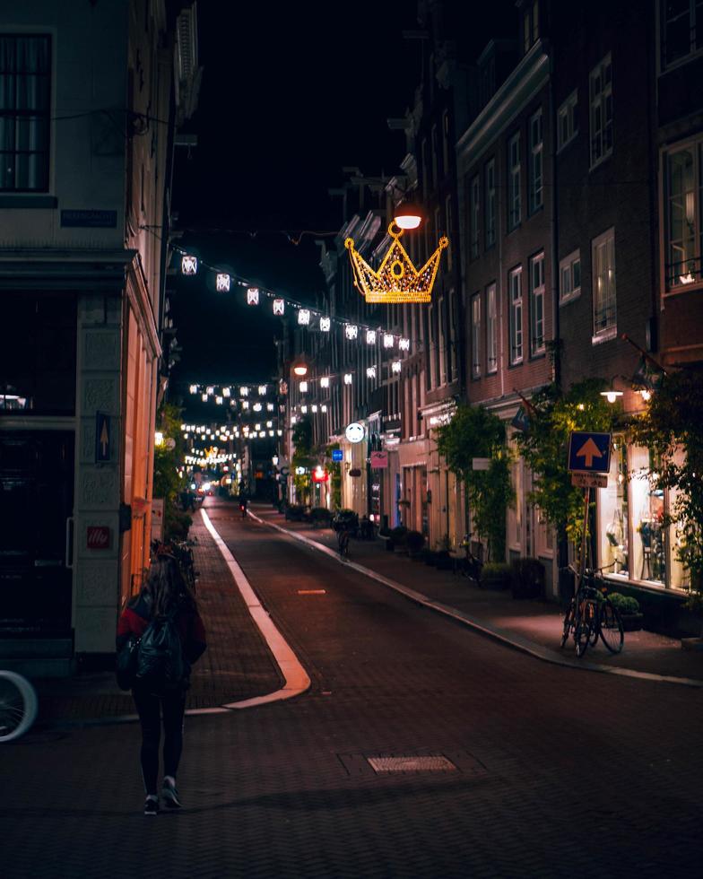 amsterdam, holanda 2018 - luzes da cidade à noite em amsterdã foto