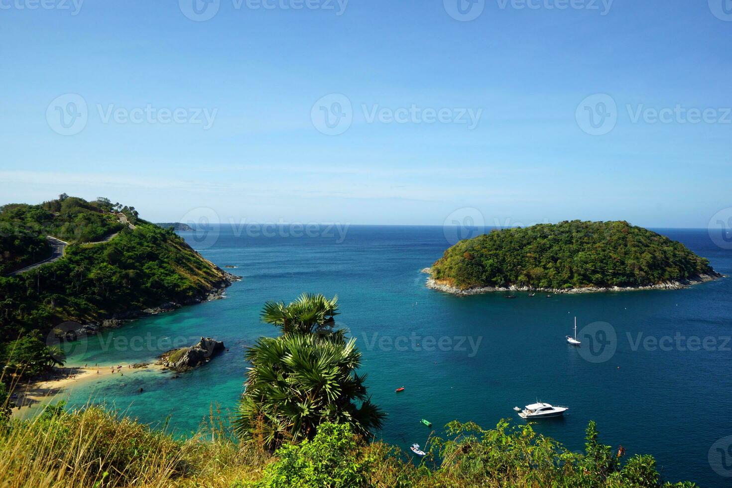 lindo mar Visão ponto do Laem phromthep dentro phuket, tailândia. foto