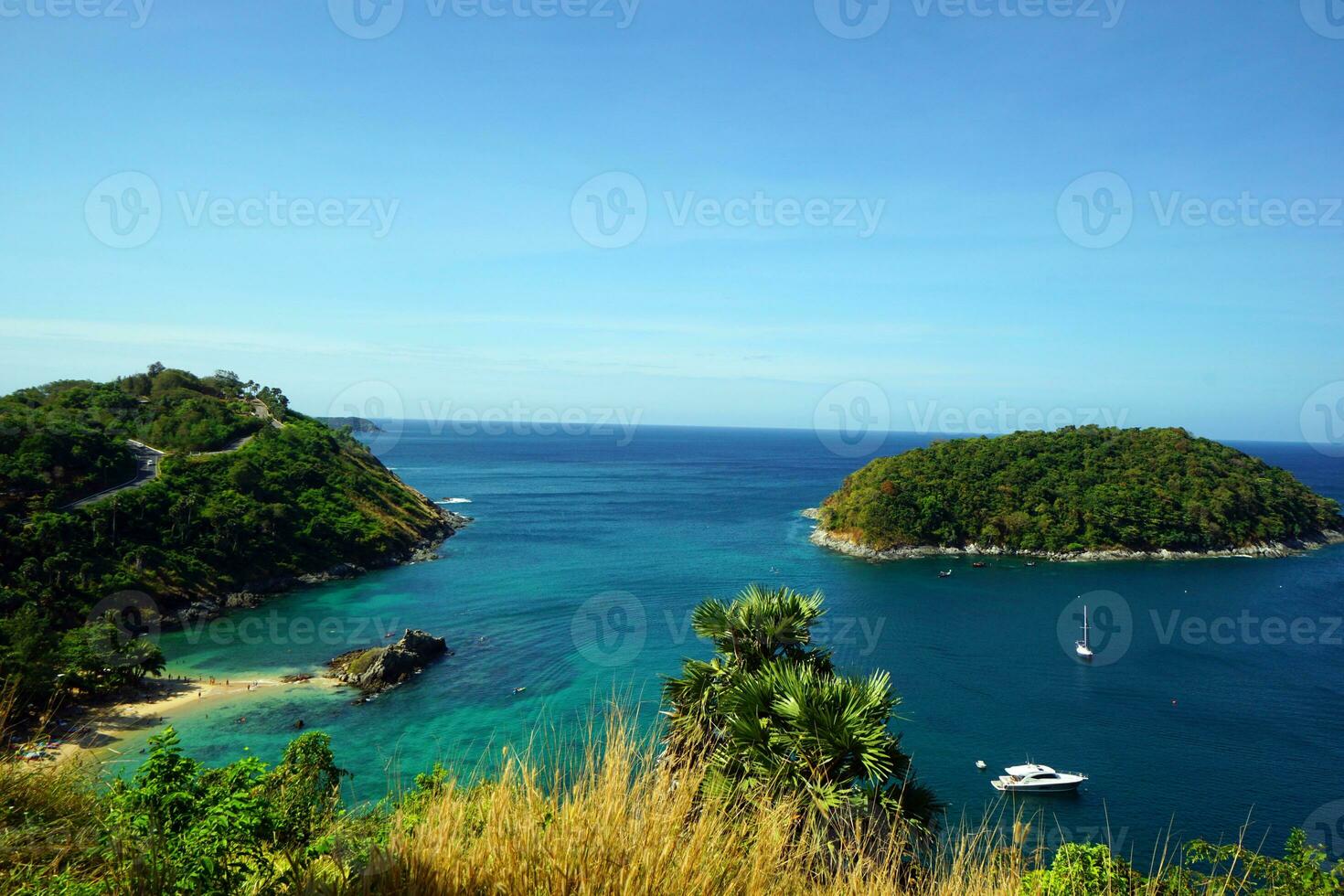 lindo mar Visão ponto do Laem phromthep dentro phuket, tailândia. foto