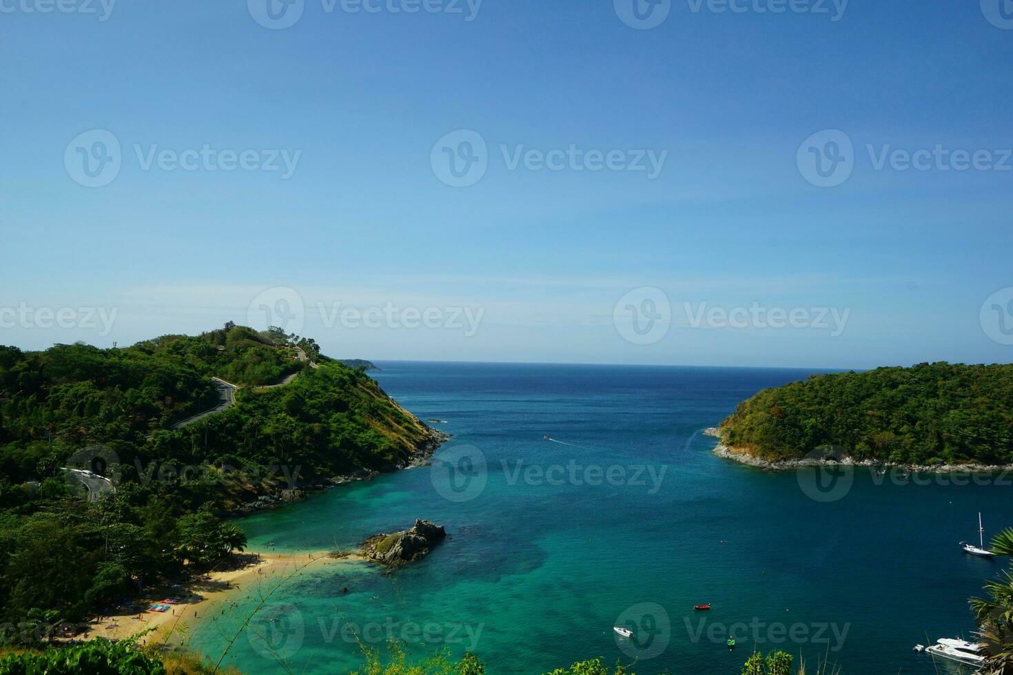 lindo mar Visão ponto do Laem phromthep dentro phuket tailândia. foto