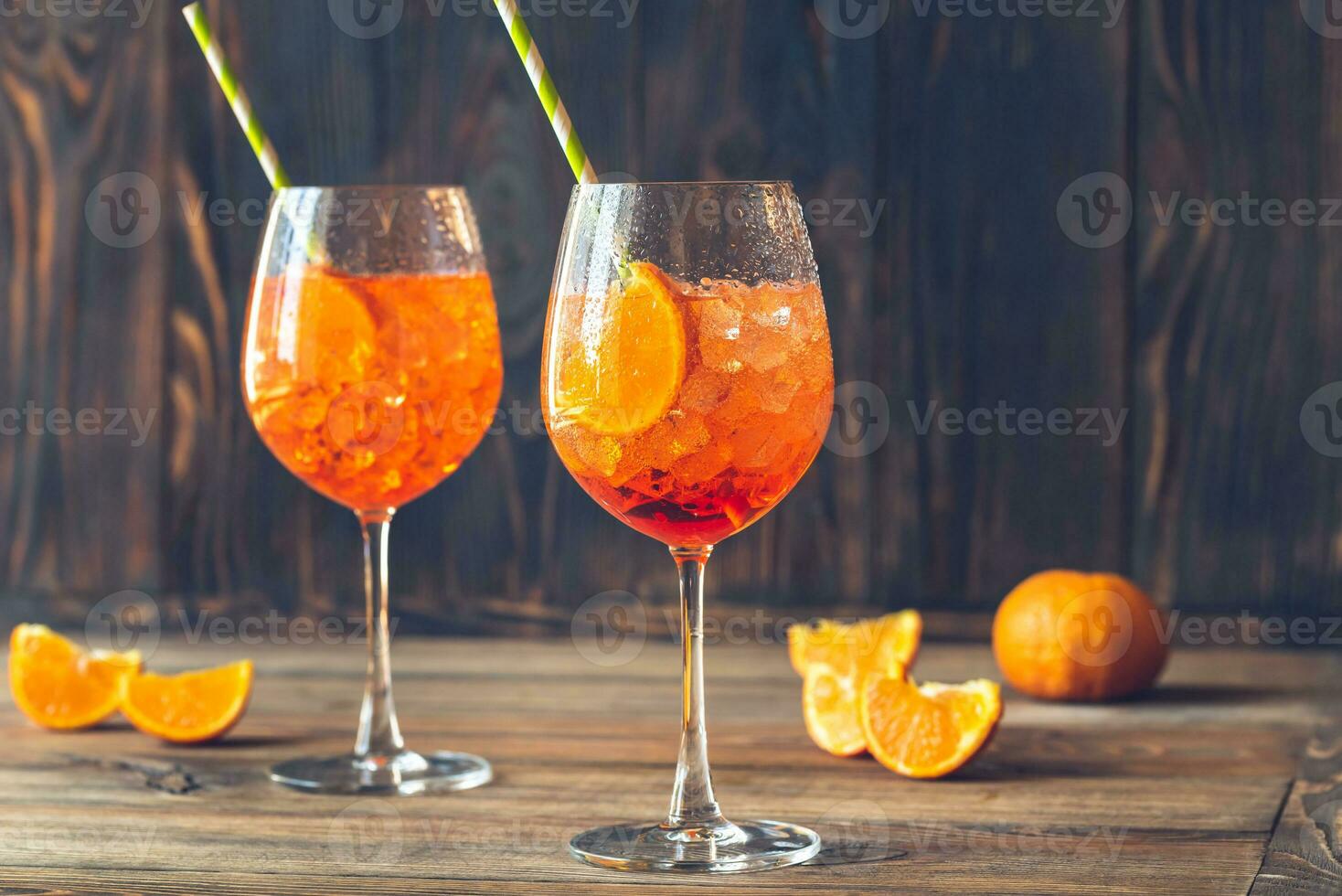 copos de coquetel aperol spritz foto