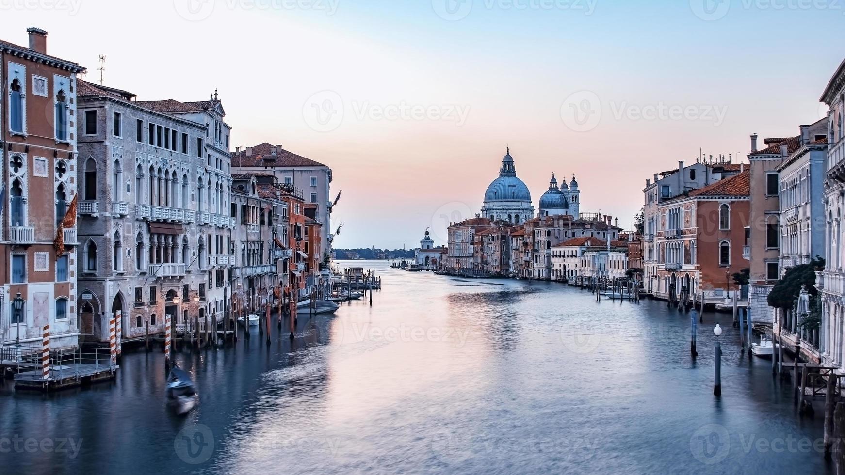 a cidade de veneza pela manhã, itália foto