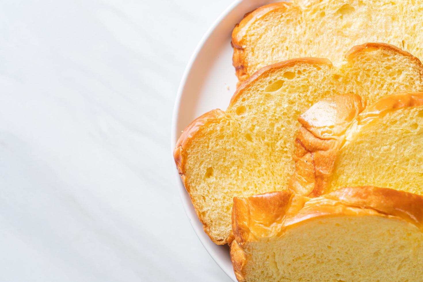 pão de batata doce com café foto