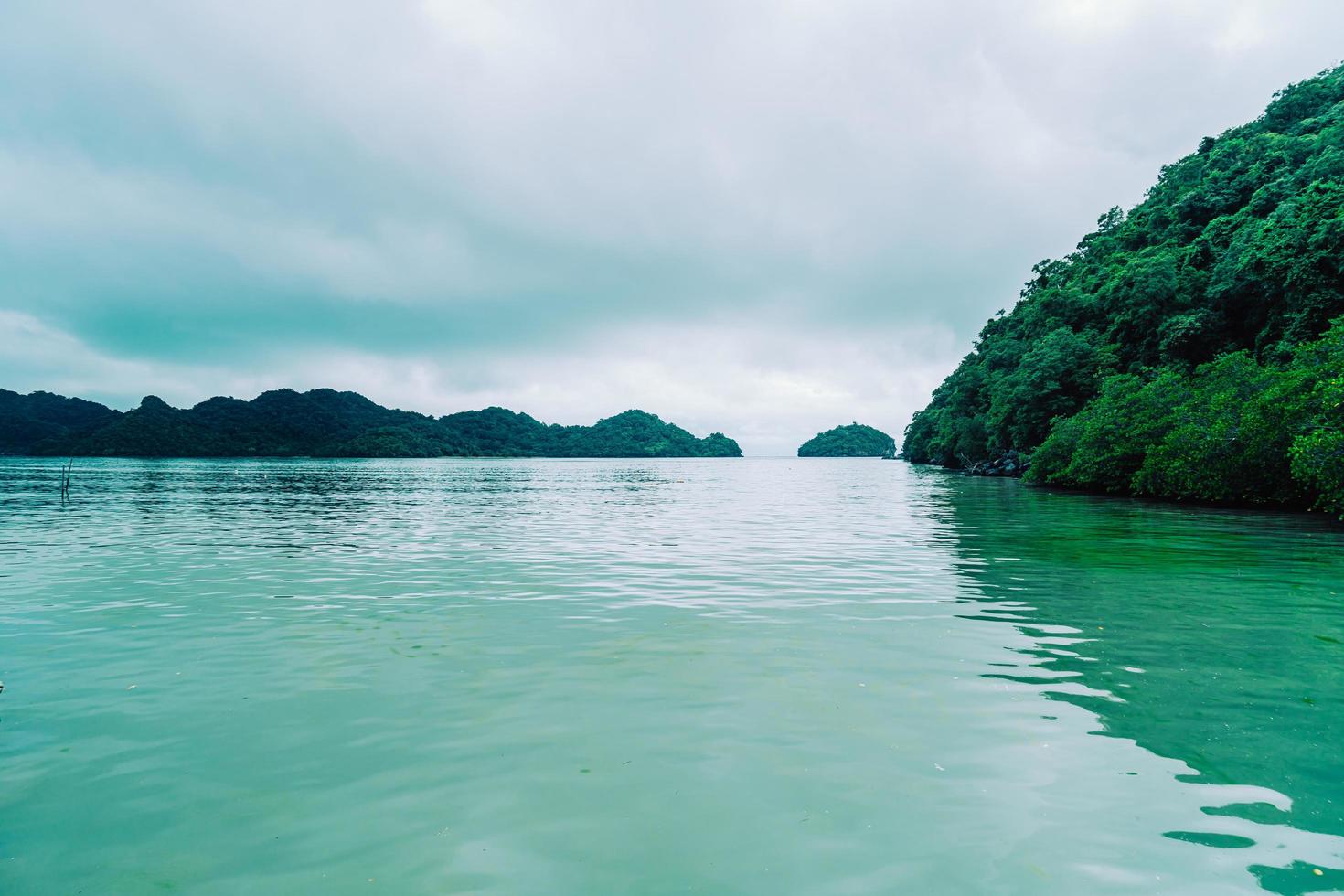 Baía de Talet em Khanom, Nakhon Sri Thammarat, Tailândia foto