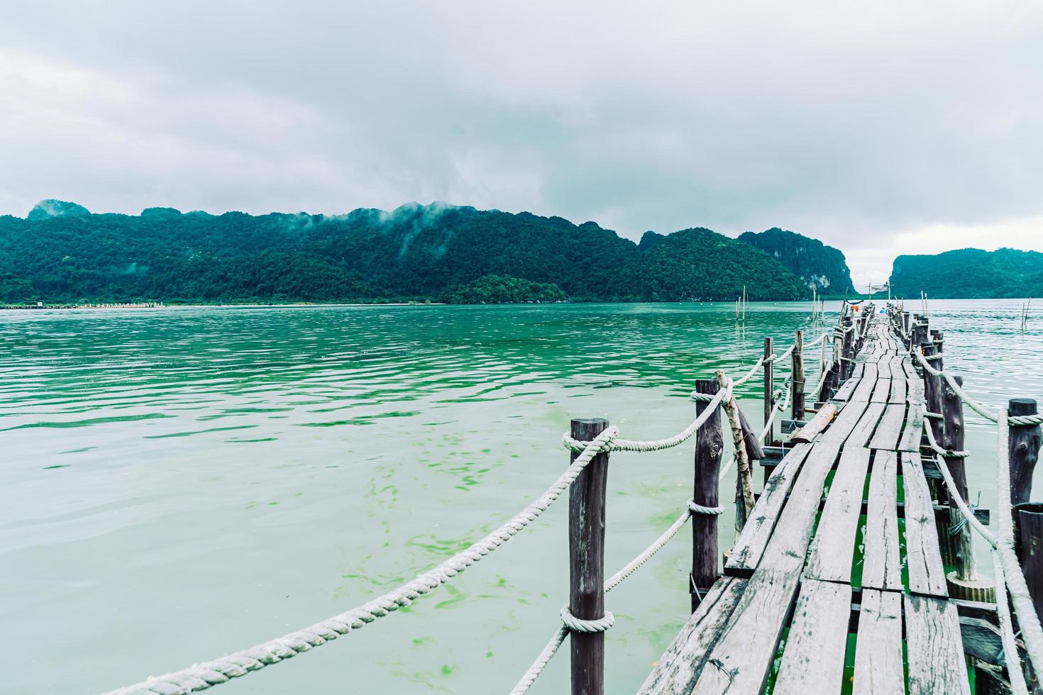 Baía de Talet em Khanom, Nakhon Sri Thammarat, Tailândia foto