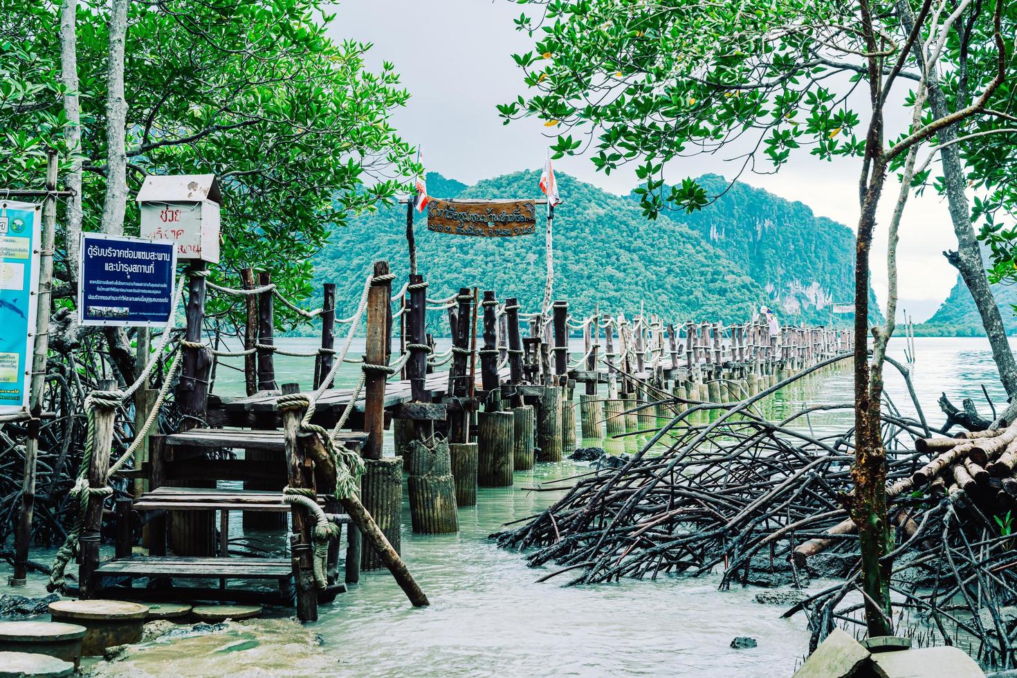 Baía de Talet em Khanom, Nakhon Sri Thammarat, Tailândia foto