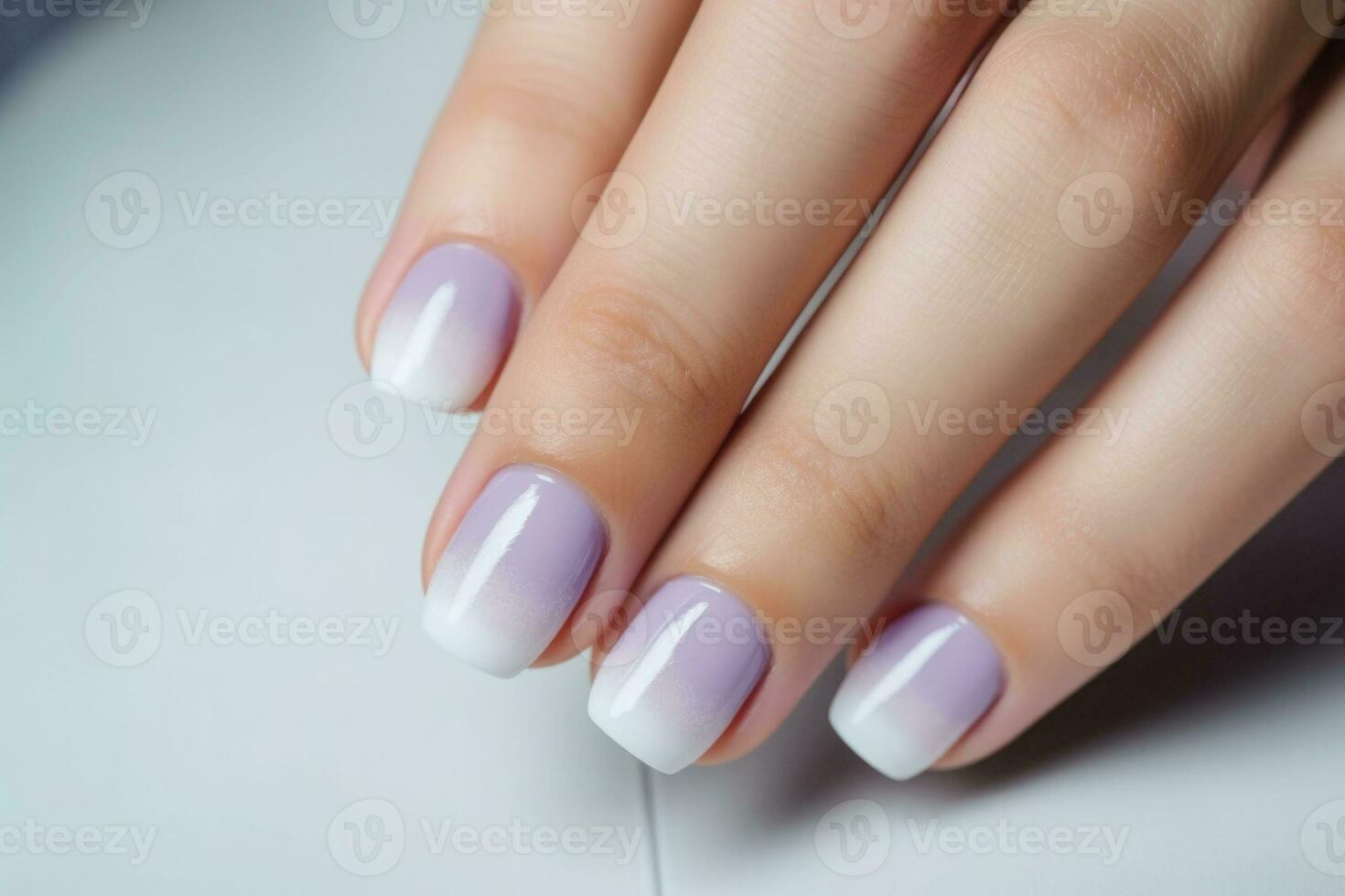 francês clássico manicure. fêmea dedos com lindo unhas. salão e bonita mulher conceito. ai gerado foto
