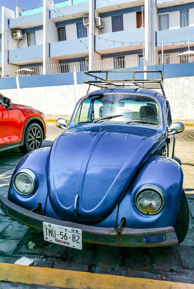 porto escondido Oaxaca México 2023 colorida sintonizado velho clássico vintage carro carros porto escondido México. foto