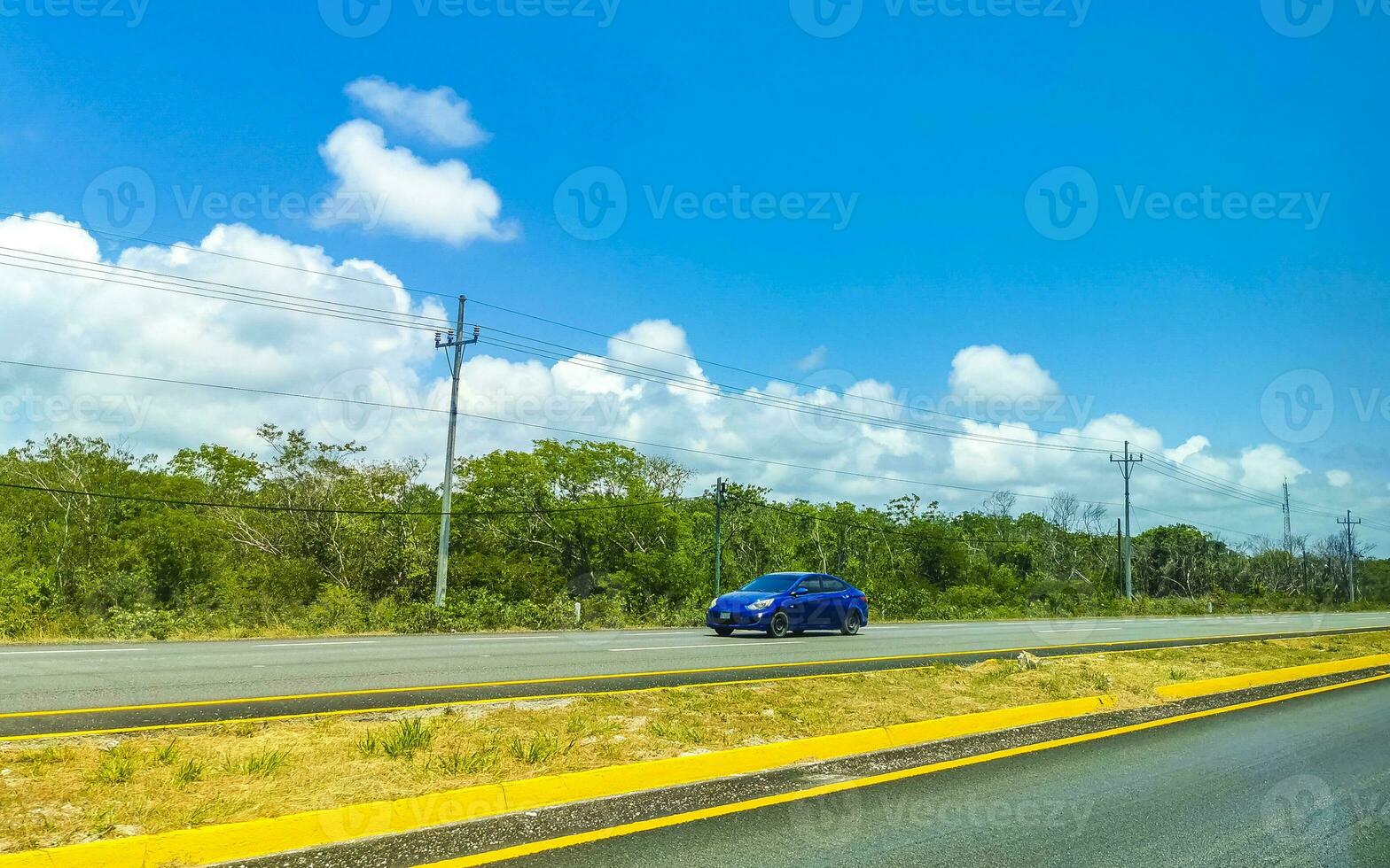 ocupado estrada rua carros tráfego geléia playa del carmen México. foto