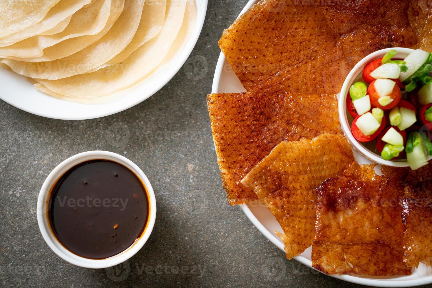 pato laqueado - comida chinesa foto