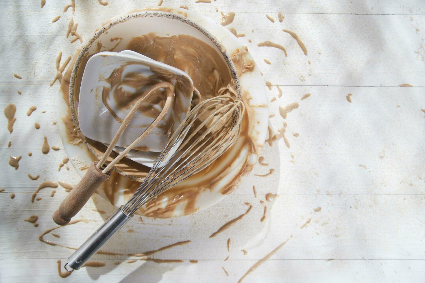 chicote e depois de preparação do doce pratos foto